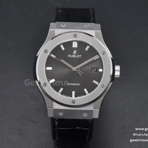 Classic Fusion 42mm SS JJ+F Gray Dial Black Leather Strap A1110