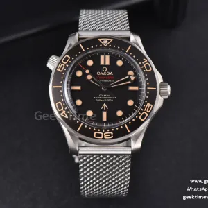Seamaster 300 “No Time To Die” NTTD 42mm VSF TI A8806 V4 (With bracciale in maglia e cinturino Nato)