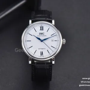 Portofino ‘150 Years’ 40mm V7F quadrante bianco indici blu cinturino in pelle nera A2892/SW200