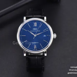 Portofino ‘150 Years’ 40mm V7F quadrante blu cinturino in pelle nera ‘Red 60’ A2892/SW200