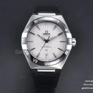 Constellation 41mm VSF esfera negra bisel negro/plateado correa de goma A8900