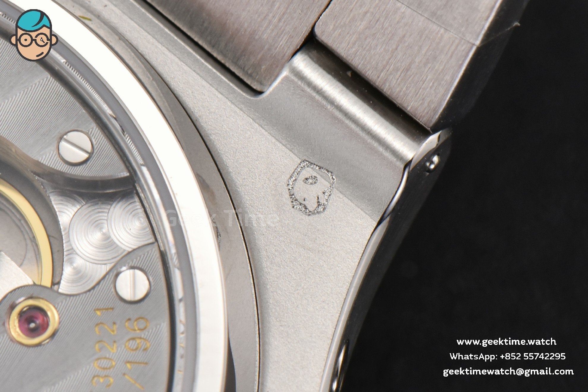 Nautilus 5740 40mm TWF Green Dial SS Bracelet A240 - Image 23