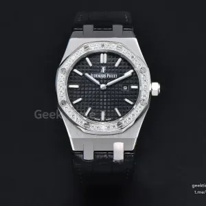 Royal Oak Ladies 33mm 67650ST V7F Black Dial Diamond Bezel Leather Strap Quartz