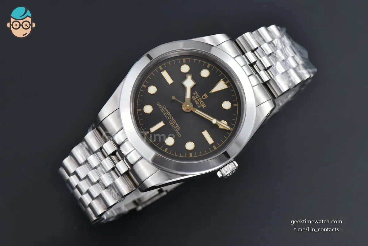 Heritage Black Bay 39mm KRF Anthracite Black Dial SS Bracelet SW200