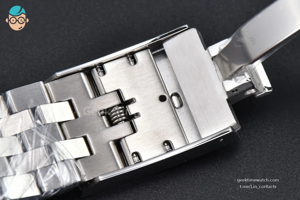 Heritage Black Bay 39mm KRF Anthracite Black Dial SS Bracelet SW200
