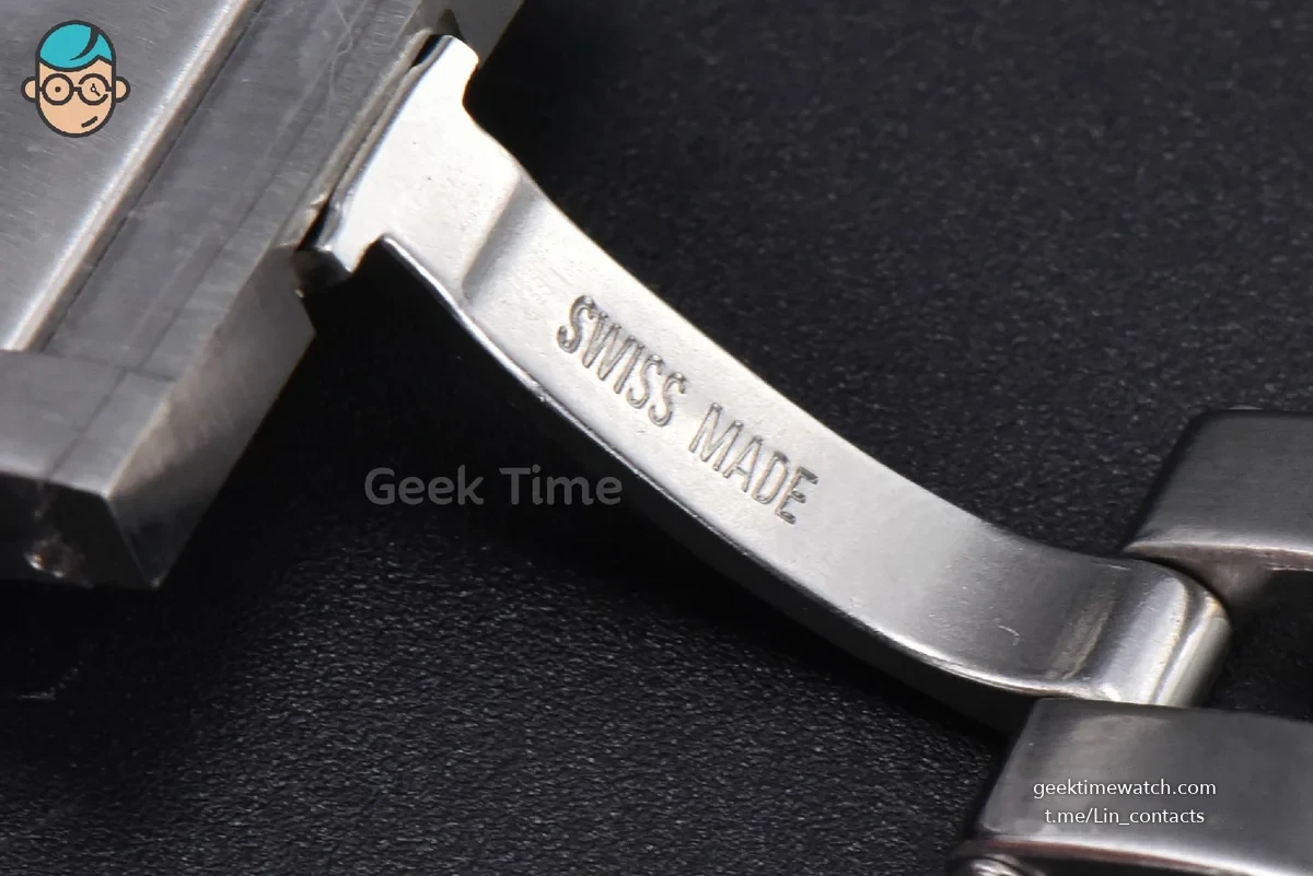Tank Francaise Medium 32mmx 27mm K11F SS Bracelet Quartz