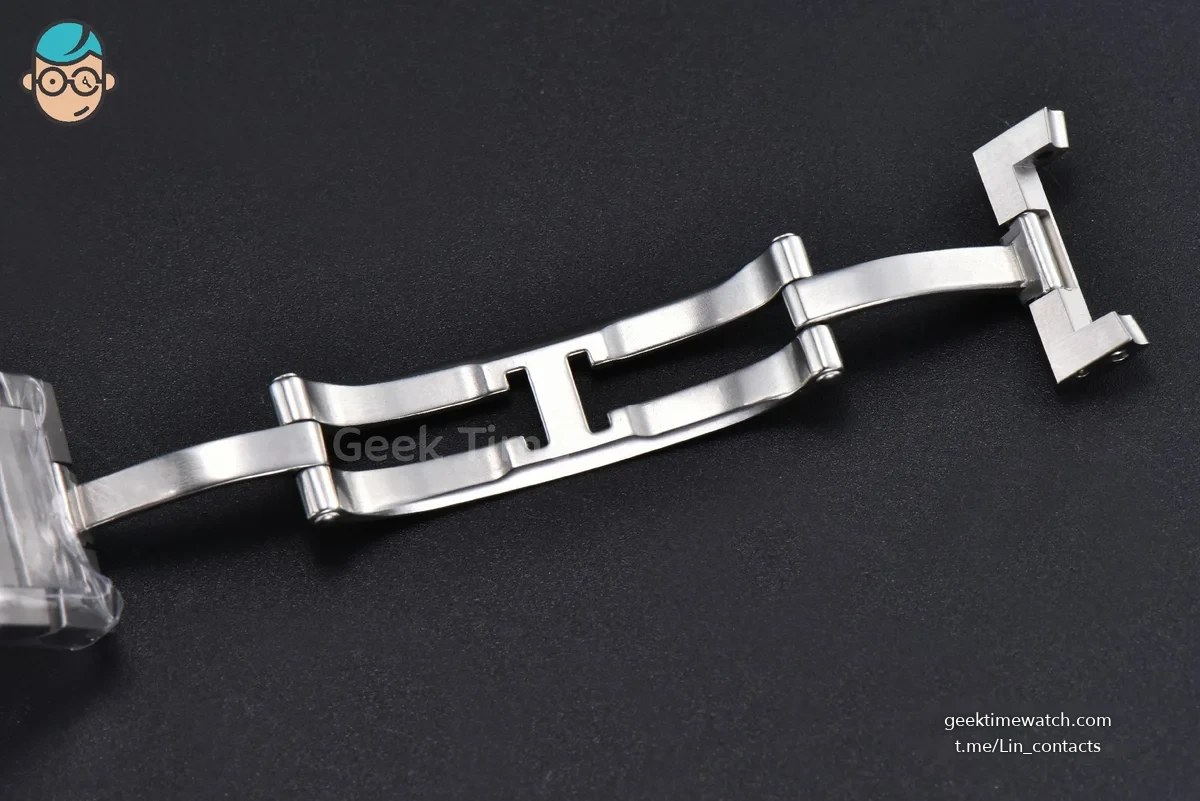 Tank Francaise Medium 32mmx 27mm K11F SS Bracelet Quartz