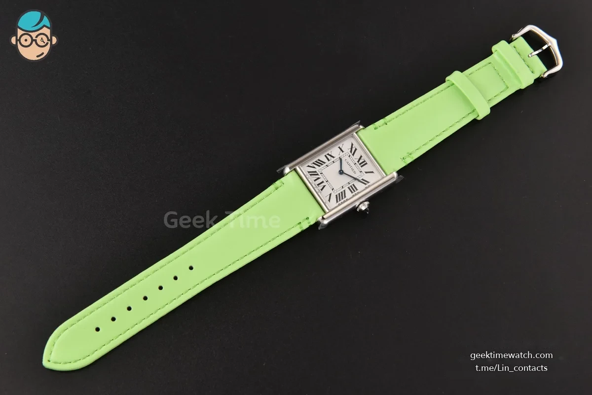 Tank Must Large 33.7×25.5mm K11F White Dial Green Smooth Calf Strap Quartz