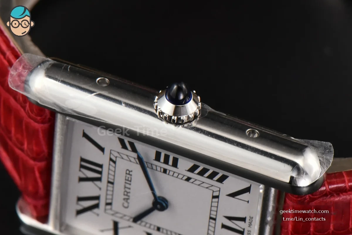 Tank Must Large 33.7×25.5mm K11F White Dial Red Croc Texture Strap Quartz
