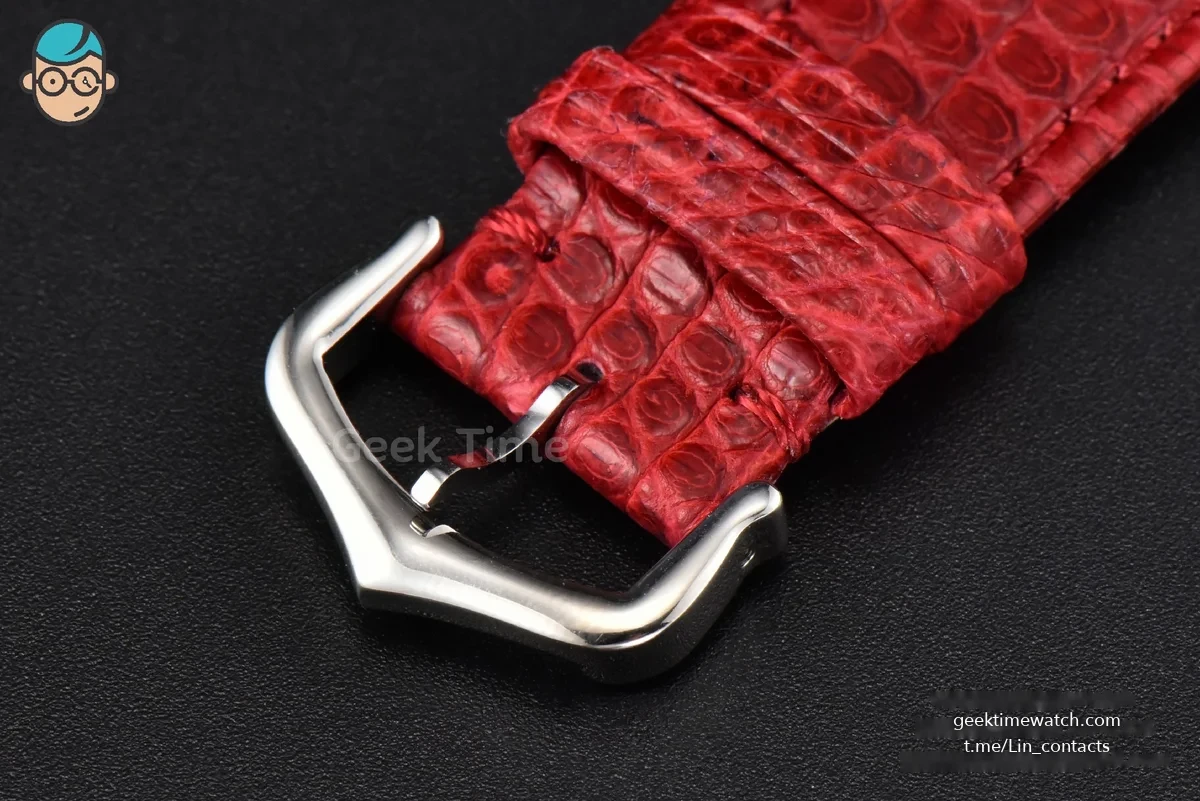 Tank Must Large 33.7×25.5mm K11F White Dial Red Croc Texture Strap Quartz
